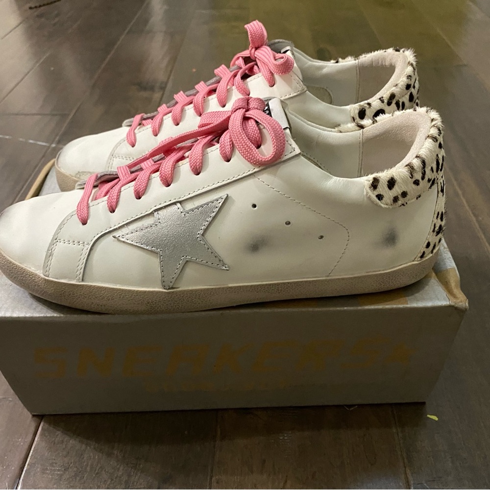 Star Shoes that look like Golden Goose Sneaker